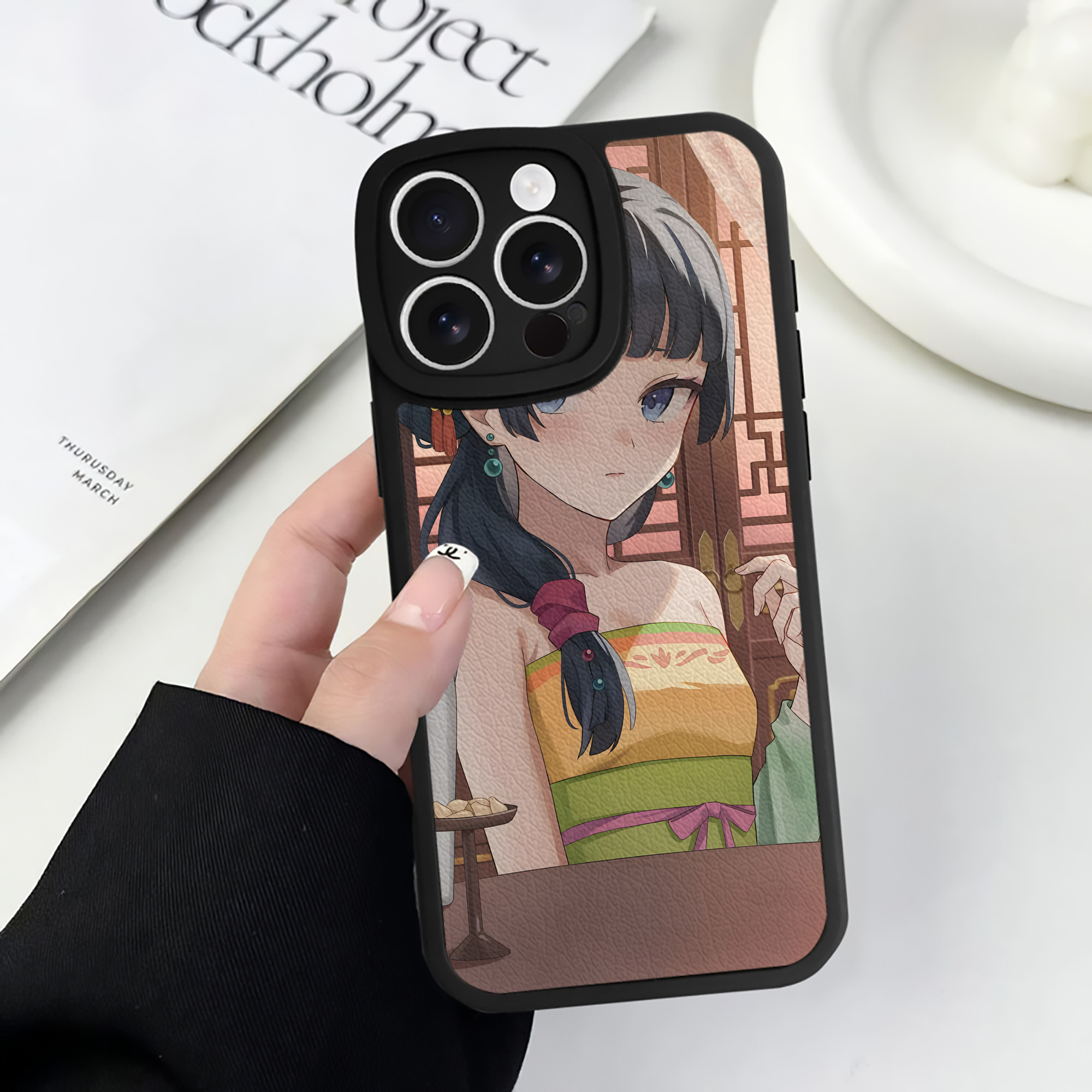 （画像用） 薬屋のひとりごと The Apothecary Diaries 【iPhone 16シリーズ対応】シリコンスマホケース（レザー調） 材質：シリコン